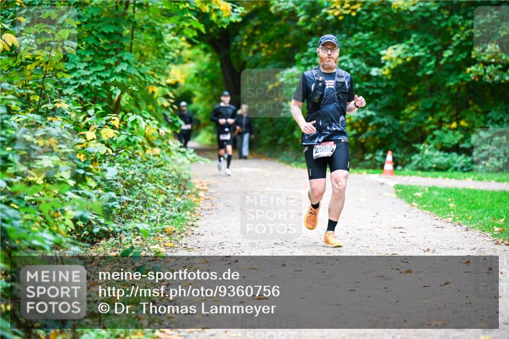 12.10.2025 - Bramfelder Halbmarathon 2025 Dr. Thomas Lammeyer http://msf.ph/oto/9360756 12.10.2025 11:13:42 Laufen 2556 meine-sportfotos.de