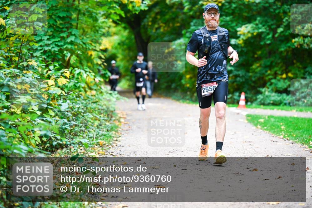 12.10.2025 - Bramfelder Halbmarathon 2025 Dr. Thomas Lammeyer http://msf.ph/oto/9360760 12.10.2025 11:13:43 Laufen 2556 meine-sportfotos.de