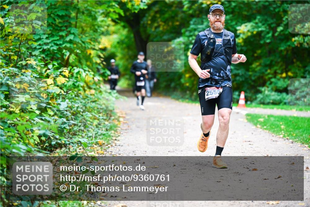 12.10.2025 - Bramfelder Halbmarathon 2025 Dr. Thomas Lammeyer http://msf.ph/oto/9360761 12.10.2025 11:13:43 Laufen 2556 meine-sportfotos.de