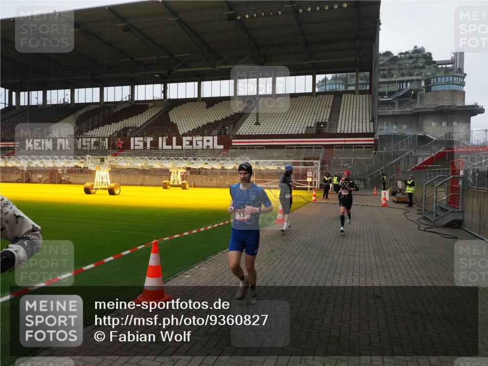 07.12.2025 - St. Pauli X-Mass-Run No. 15 Fabian Wolf http://msf.ph/oto/9360827 07.12.2025 09:51:19 Ziel 13, 1258, 2030, 2135, 2646, 3110, 4273 meine-sportfotos.de