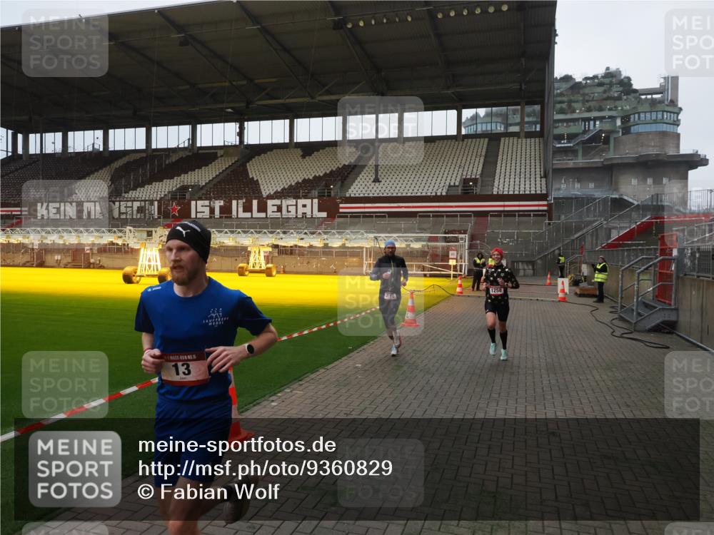 07.12.2025 - St. Pauli X-Mass-Run No. 15 Fabian Wolf http://msf.ph/oto/9360829 07.12.2025 09:51:20 Ziel 13, 1258, 2030, 2135, 2646, 3110, 4273 meine-sportfotos.de