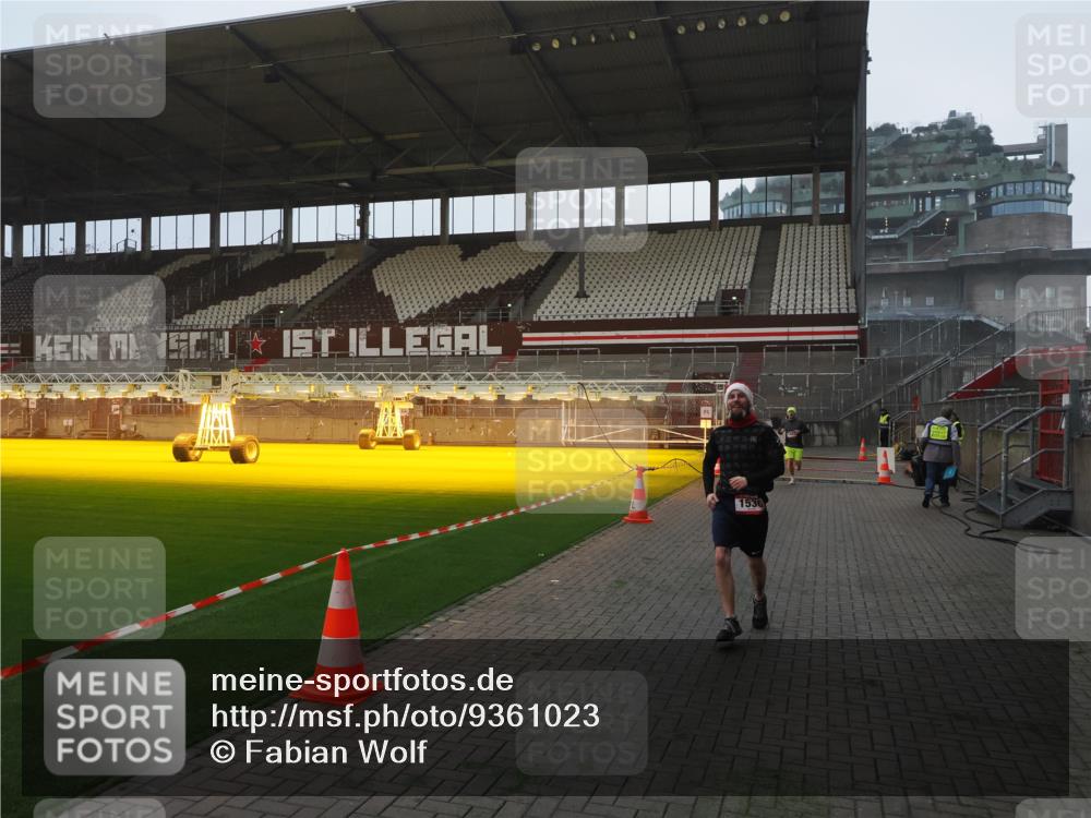 07.12.2025 - St. Pauli X-Mass-Run No. 15 Fabian Wolf http://msf.ph/oto/9361023 07.12.2025 09:56:10 Ziel 1483, 1530 meine-sportfotos.de