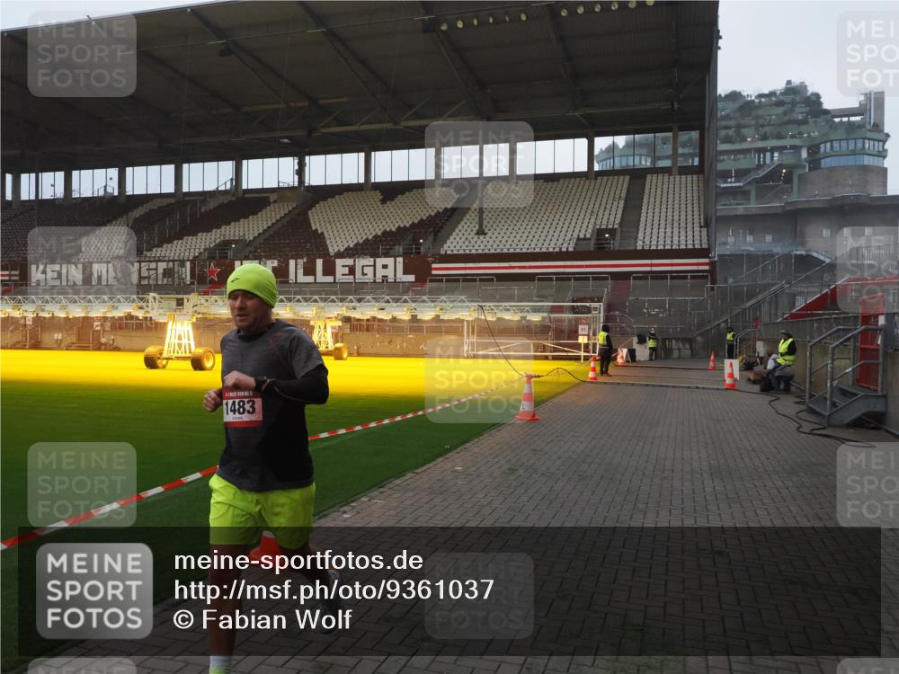 07.12.2025 - St. Pauli X-Mass-Run No. 15 Fabian Wolf http://msf.ph/oto/9361037 07.12.2025 09:56:16 Ziel 1483, 1530 meine-sportfotos.de