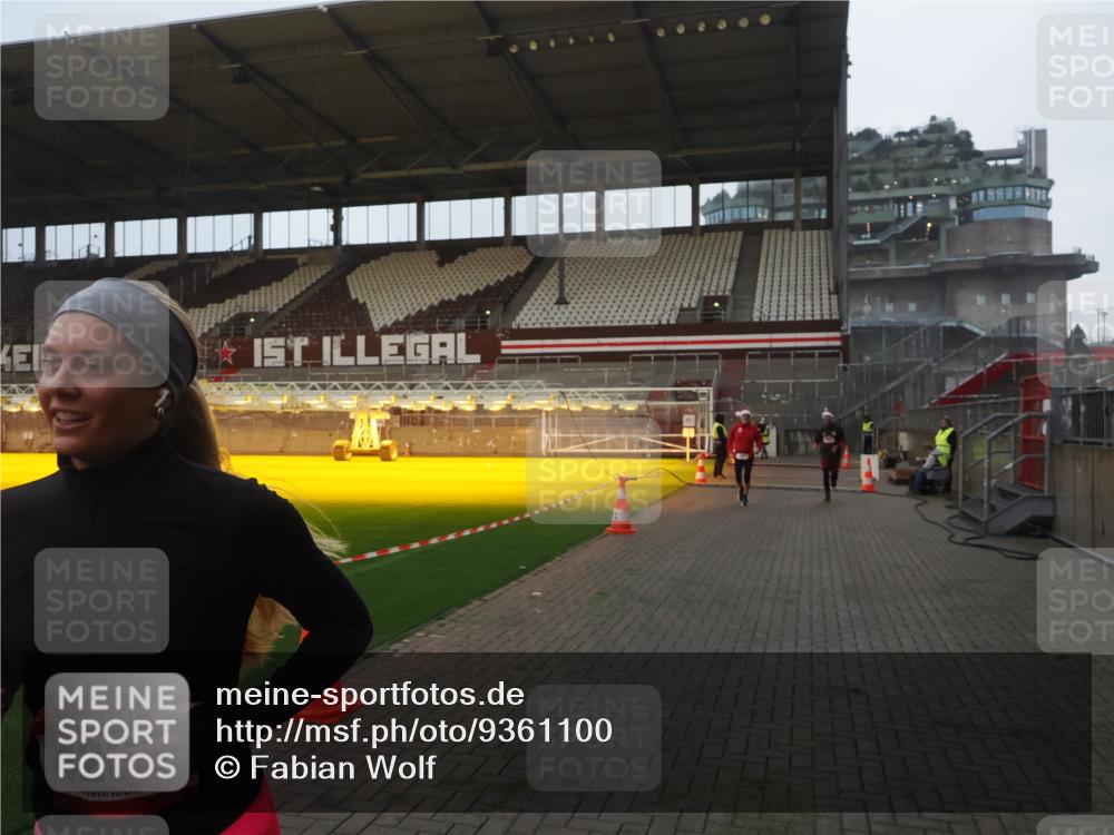 07.12.2025 - St. Pauli X-Mass-Run No. 15 Fabian Wolf http://msf.ph/oto/9361100 07.12.2025 09:56:52 Ziel 198, 497, 662, 1116, 1165, 2861, 4208, 4209 meine-sportfotos.de