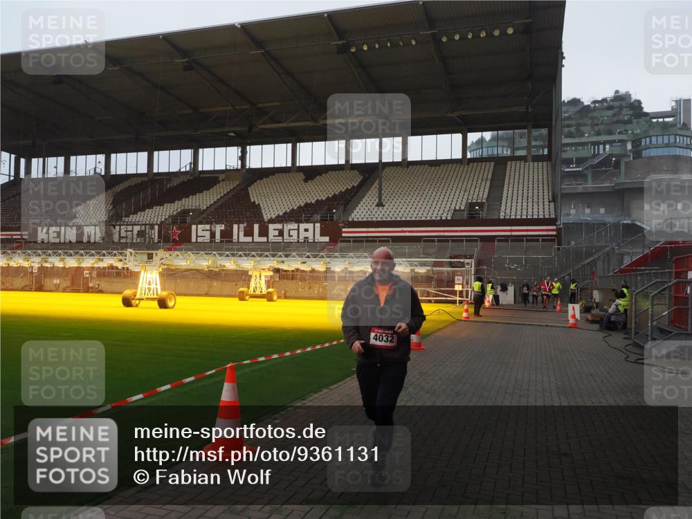 07.12.2025 - St. Pauli X-Mass-Run No. 15 Fabian Wolf http://msf.ph/oto/9361131 07.12.2025 09:57:19 Ziel 3320, 4032 meine-sportfotos.de