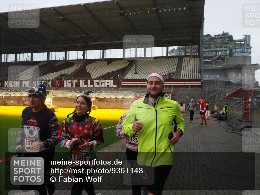 07.12.2025 - St. Pauli X-Mass-Run No. 15 Fabian Wolf http://msf.ph/oto/9361148 07.12.2025 09:57:30 Ziel 632, 1292, 1293, 1377, 1395, 2678 meine-sportfotos.de
