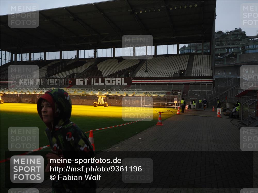 07.12.2025 - St. Pauli X-Mass-Run No. 15 Fabian Wolf http://msf.ph/oto/9361196 07.12.2025 09:57:47 Ziel 2984, 4030 meine-sportfotos.de