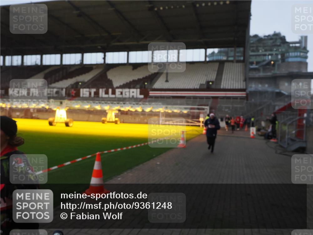 07.12.2025 - St. Pauli X-Mass-Run No. 15 Fabian Wolf http://msf.ph/oto/9361248 07.12.2025 09:58:30 Ziel 238, 261, 483, 532, 1173, 1603, 1633, 1774, 2205, 3515, 4031, 4206 meine-sportfotos.de