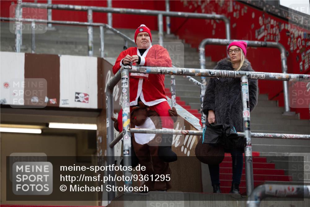 07.12.2025 - St. Pauli X-Mass-Run No. 15 Michael Strokosch http://msf.ph/oto/9361295 07.12.2025 10:44:33 Laufen  meine-sportfotos.de