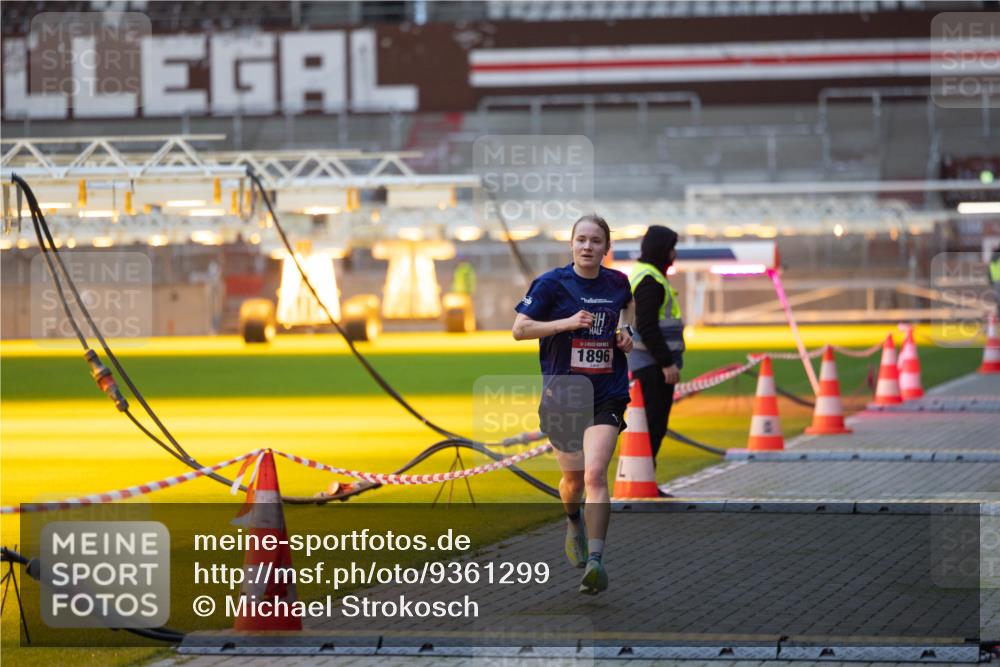 07.12.2025 - St. Pauli X-Mass-Run No. 15 Michael Strokosch http://msf.ph/oto/9361299 07.12.2025 10:50:47 Laufen 1896 meine-sportfotos.de