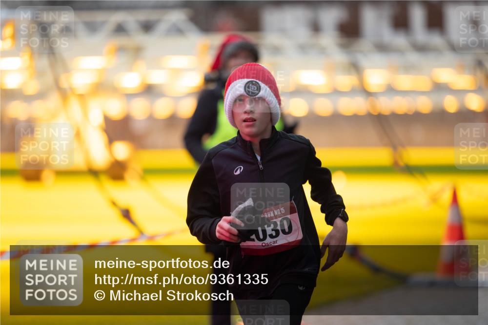 07.12.2025 - St. Pauli X-Mass-Run No. 15 Michael Strokosch http://msf.ph/oto/9361335 07.12.2025 10:52:01 Laufen 15, 030 meine-sportfotos.de