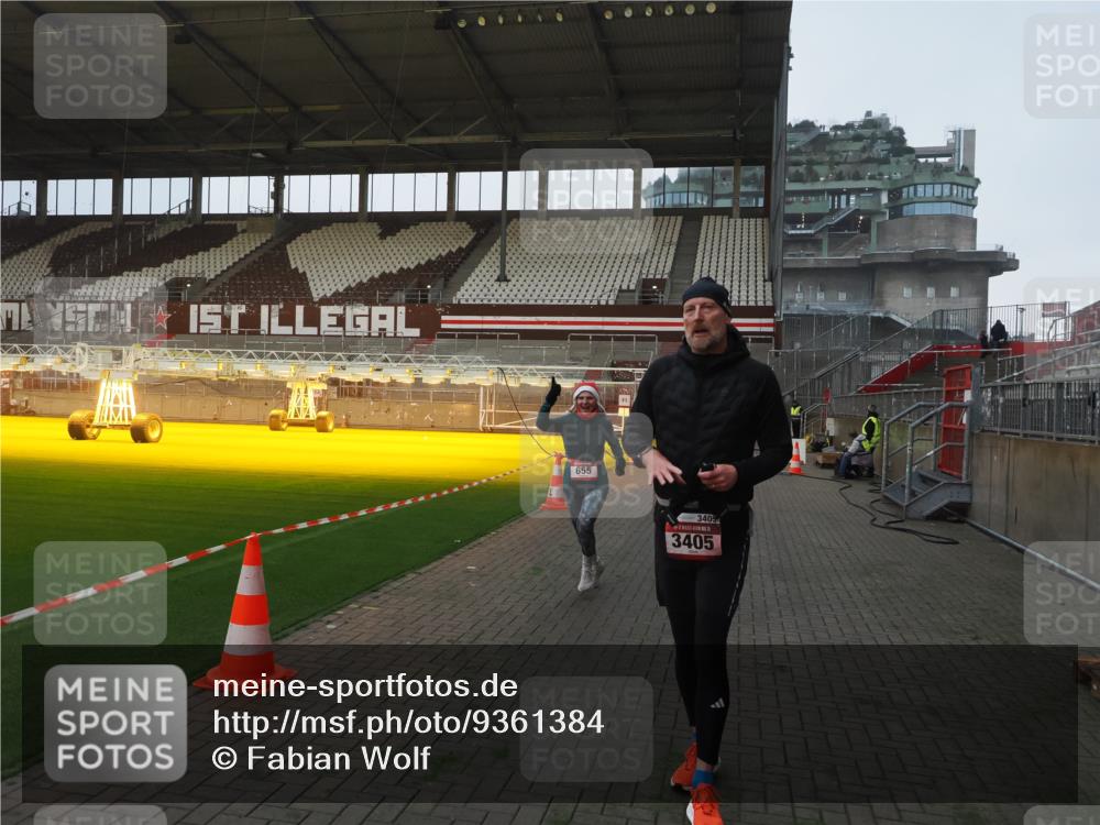 07.12.2025 - St. Pauli X-Mass-Run No. 15 Fabian Wolf http://msf.ph/oto/9361384 07.12.2025 09:58:49 Ziel 532, 655, 1003, 1115, 1528, 1542, 1782, 1785, 2392, 3308 meine-sportfotos.de