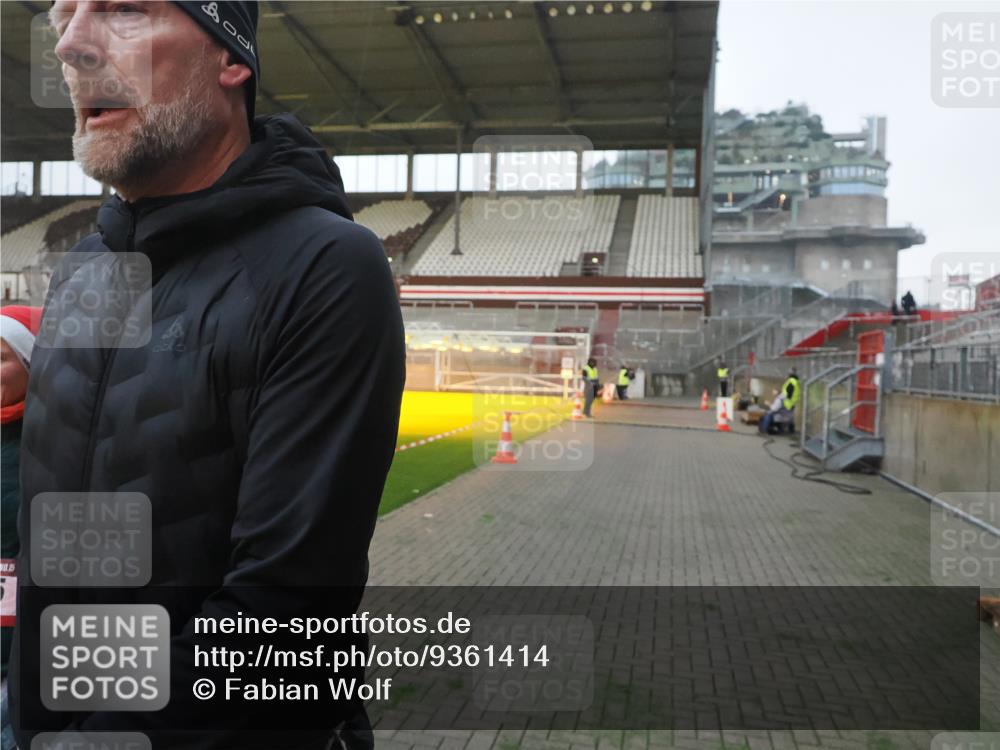 07.12.2025 - St. Pauli X-Mass-Run No. 15 Fabian Wolf http://msf.ph/oto/9361414 07.12.2025 09:58:50 Ziel 532, 655, 1003, 1115, 1528, 1542, 1782, 1785, 2392, 3308 meine-sportfotos.de