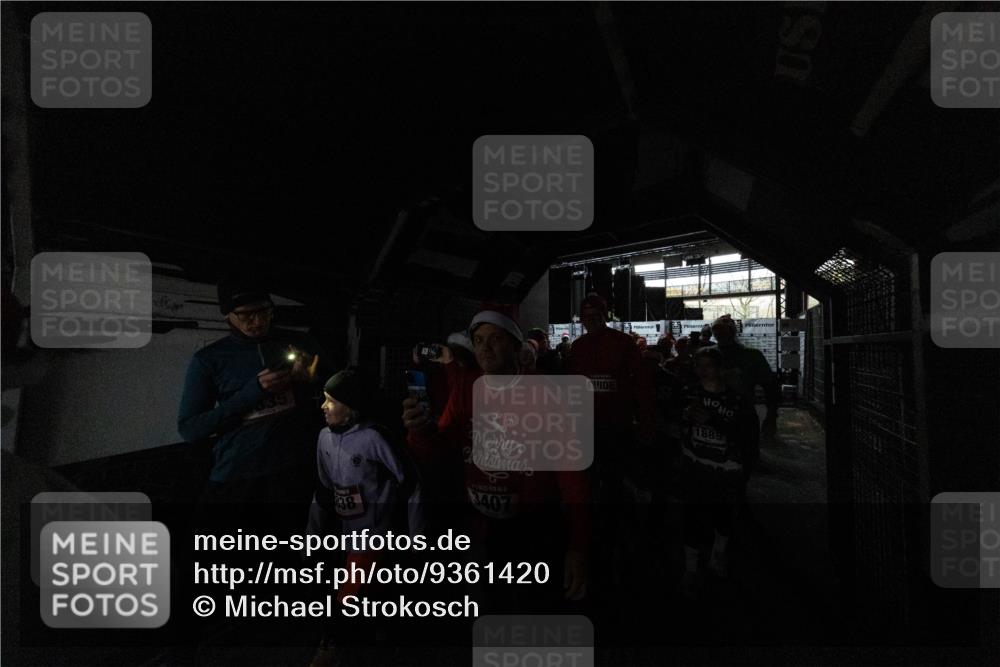 07.12.2025 - St. Pauli X-Mass-Run No. 15 Michael Strokosch http://msf.ph/oto/9361420 07.12.2025 11:12:14 Laufen 355, 38, 3407, 1889 meine-sportfotos.de