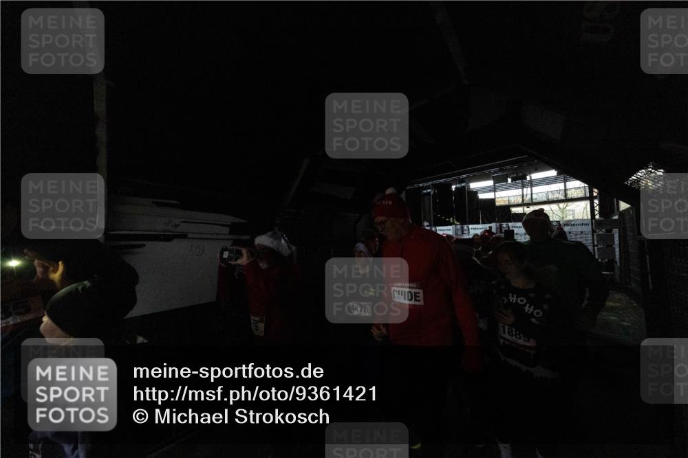 07.12.2025 - St. Pauli X-Mass-Run No. 15 Michael Strokosch http://msf.ph/oto/9361421 07.12.2025 11:12:15 Laufen 30, 4478, 1889 meine-sportfotos.de