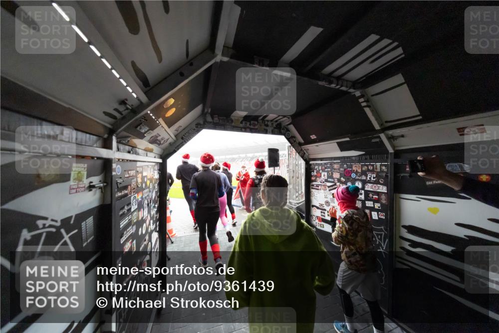 07.12.2025 - St. Pauli X-Mass-Run No. 15 Michael Strokosch http://msf.ph/oto/9361439 07.12.2025 11:12:38 Laufen  meine-sportfotos.de