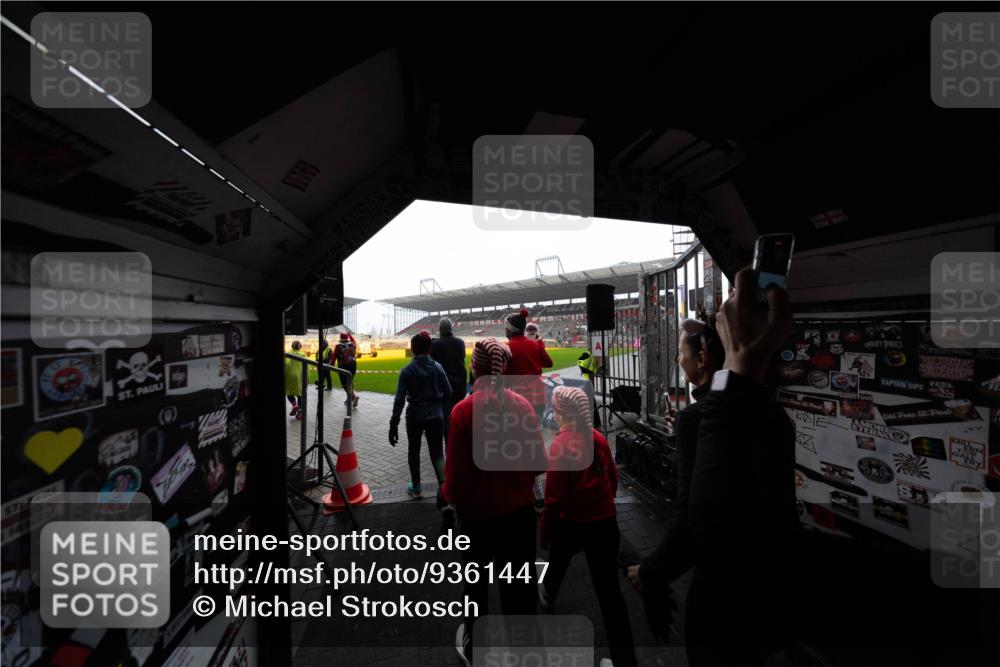 07.12.2025 - St. Pauli X-Mass-Run No. 15 Michael Strokosch http://msf.ph/oto/9361447 07.12.2025 11:12:42 Laufen 910 meine-sportfotos.de