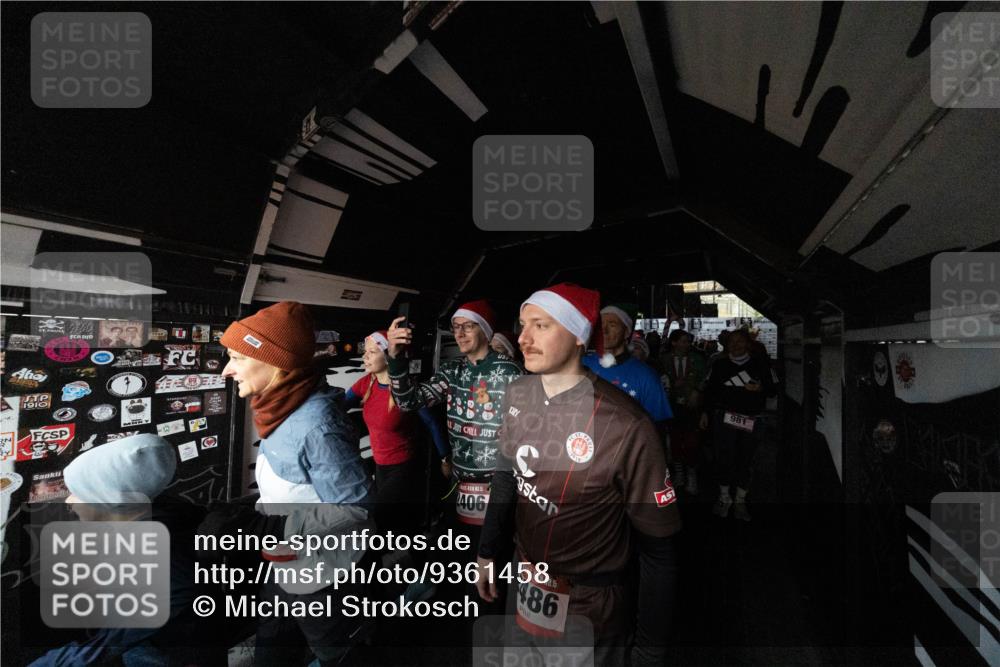 07.12.2025 - St. Pauli X-Mass-Run No. 15 Michael Strokosch http://msf.ph/oto/9361458 07.12.2025 11:12:51 Laufen 1910, 406, 486, 981 meine-sportfotos.de