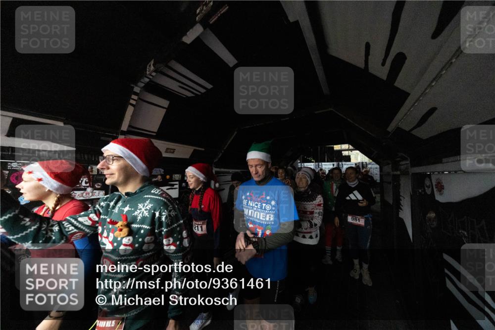 07.12.2025 - St. Pauli X-Mass-Run No. 15 Michael Strokosch http://msf.ph/oto/9361461 07.12.2025 11:12:51 Laufen 981, 211, 15 meine-sportfotos.de