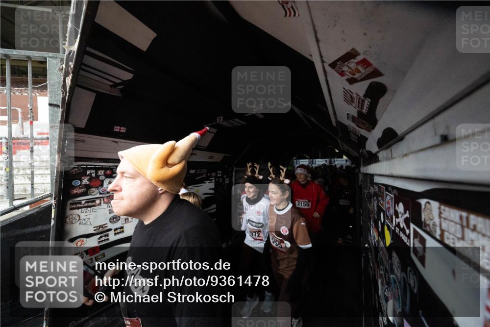 07.12.2025 - St. Pauli X-Mass-Run No. 15 Michael Strokosch http://msf.ph/oto/9361478 07.12.2025 11:13:03 Laufen 972, 555, 2155 meine-sportfotos.de