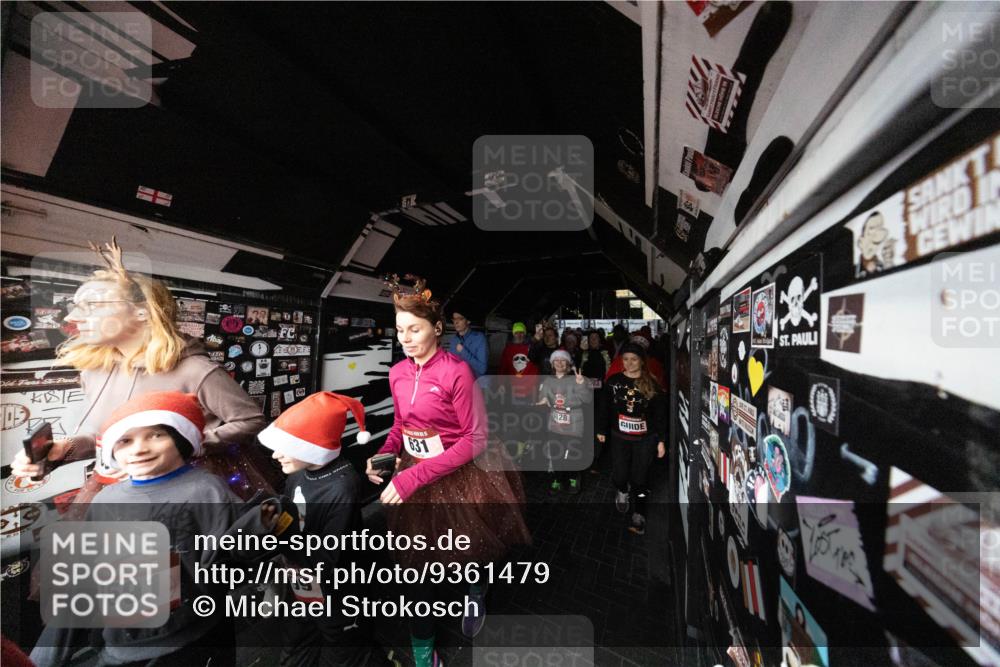 07.12.2025 - St. Pauli X-Mass-Run No. 15 Michael Strokosch http://msf.ph/oto/9361479 07.12.2025 11:13:05 Laufen 1910, 15, 591, 99, 631, 303, 128 meine-sportfotos.de