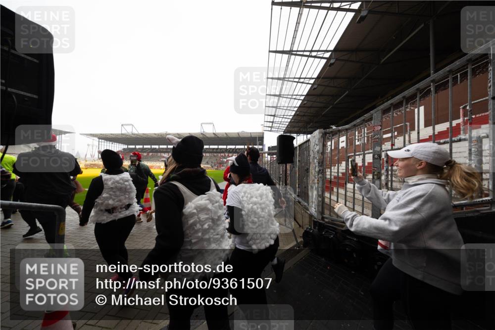 07.12.2025 - St. Pauli X-Mass-Run No. 15 Michael Strokosch http://msf.ph/oto/9361507 07.12.2025 11:13:22 Laufen  meine-sportfotos.de