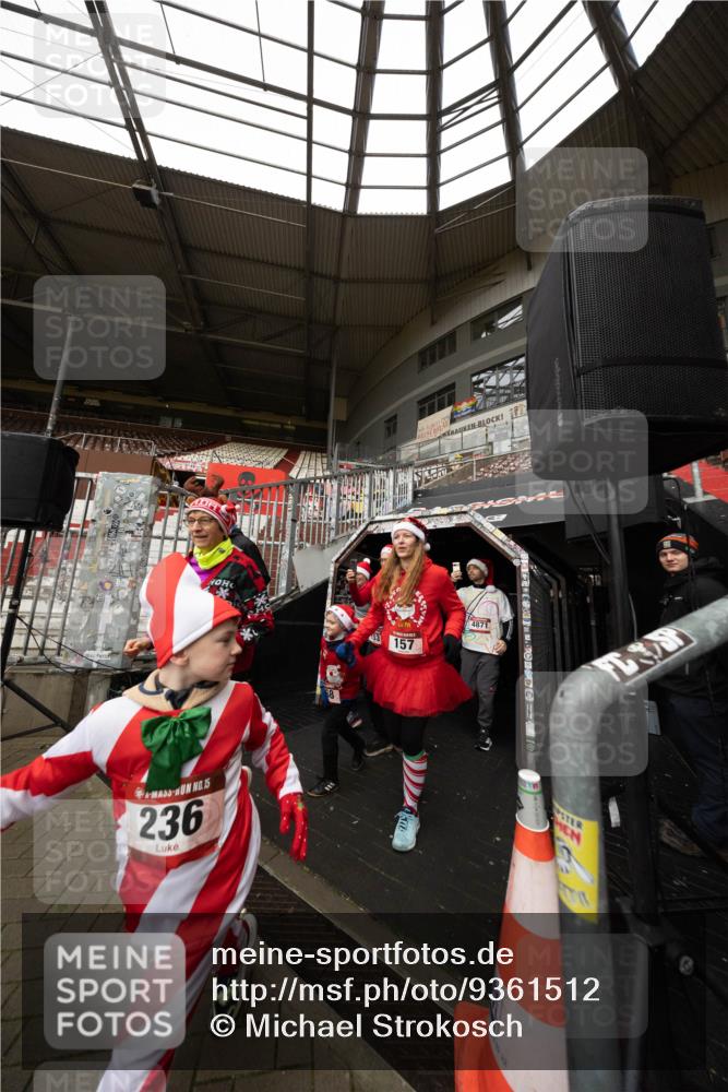 07.12.2025 - St. Pauli X-Mass-Run No. 15 Michael Strokosch http://msf.ph/oto/9361512 07.12.2025 11:14:29 Laufen 15, 236, 53, 157, 4871 meine-sportfotos.de