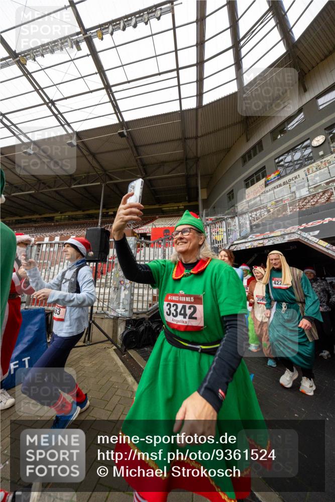 07.12.2025 - St. Pauli X-Mass-Run No. 15 Michael Strokosch http://msf.ph/oto/9361524 07.12.2025 11:14:36 Laufen 3598, 15, 3342, 422 meine-sportfotos.de