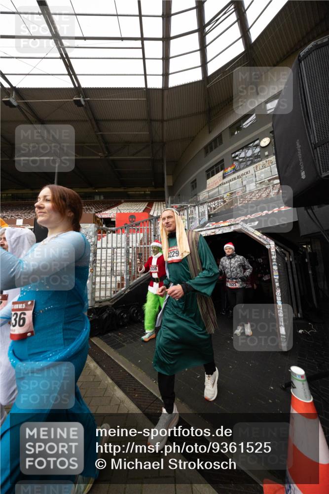 07.12.2025 - St. Pauli X-Mass-Run No. 15 Michael Strokosch http://msf.ph/oto/9361525 07.12.2025 11:14:37 Laufen 36, 10 meine-sportfotos.de