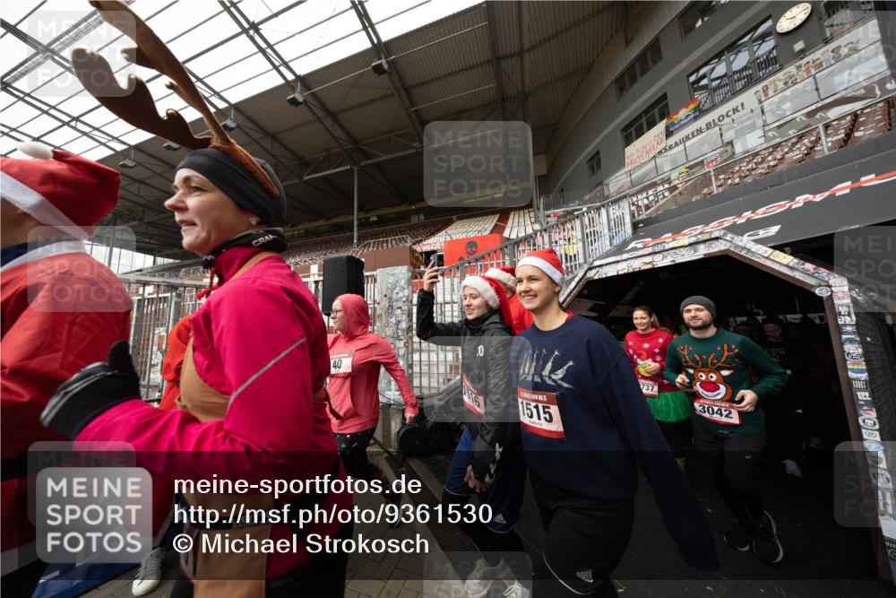 07.12.2025 - St. Pauli X-Mass-Run No. 15 Michael Strokosch http://msf.ph/oto/9361530 07.12.2025 11:14:42 Laufen 40, 1515, 737, 3042 meine-sportfotos.de