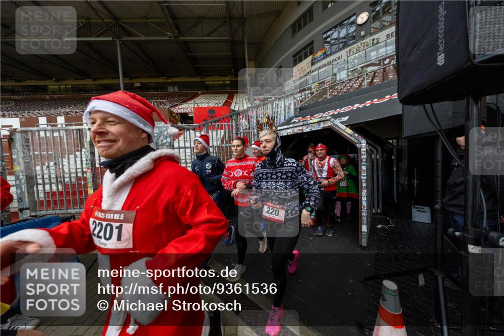 07.12.2025 - St. Pauli X-Mass-Run No. 15 Michael Strokosch http://msf.ph/oto/9361536 07.12.2025 11:14:46 Laufen 15, 2201, 99, 220, 1489 meine-sportfotos.de