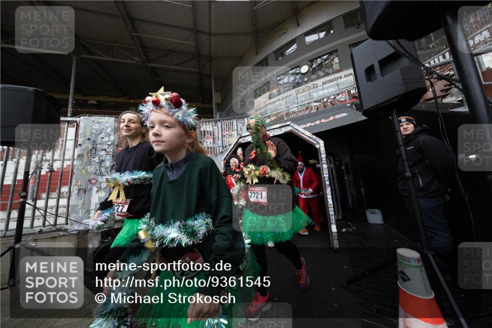 07.12.2025 - St. Pauli X-Mass-Run No. 15 Michael Strokosch http://msf.ph/oto/9361545 07.12.2025 11:14:57 Laufen 27, 15, 20, 30, 2721 meine-sportfotos.de
