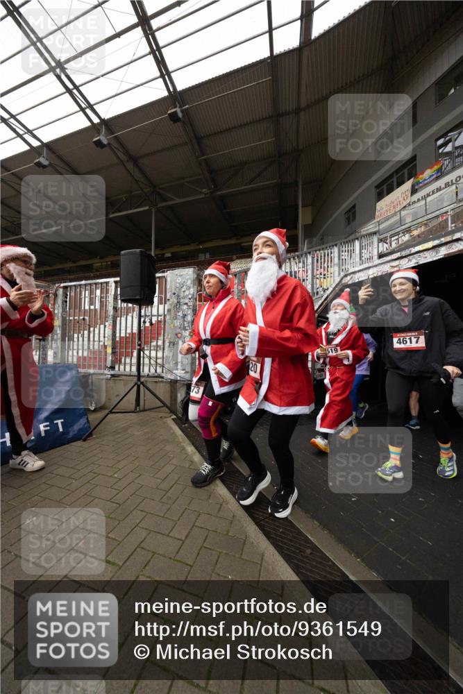 07.12.2025 - St. Pauli X-Mass-Run No. 15 Michael Strokosch http://msf.ph/oto/9361549 07.12.2025 11:15:05 Laufen 73, 20, 4617 meine-sportfotos.de