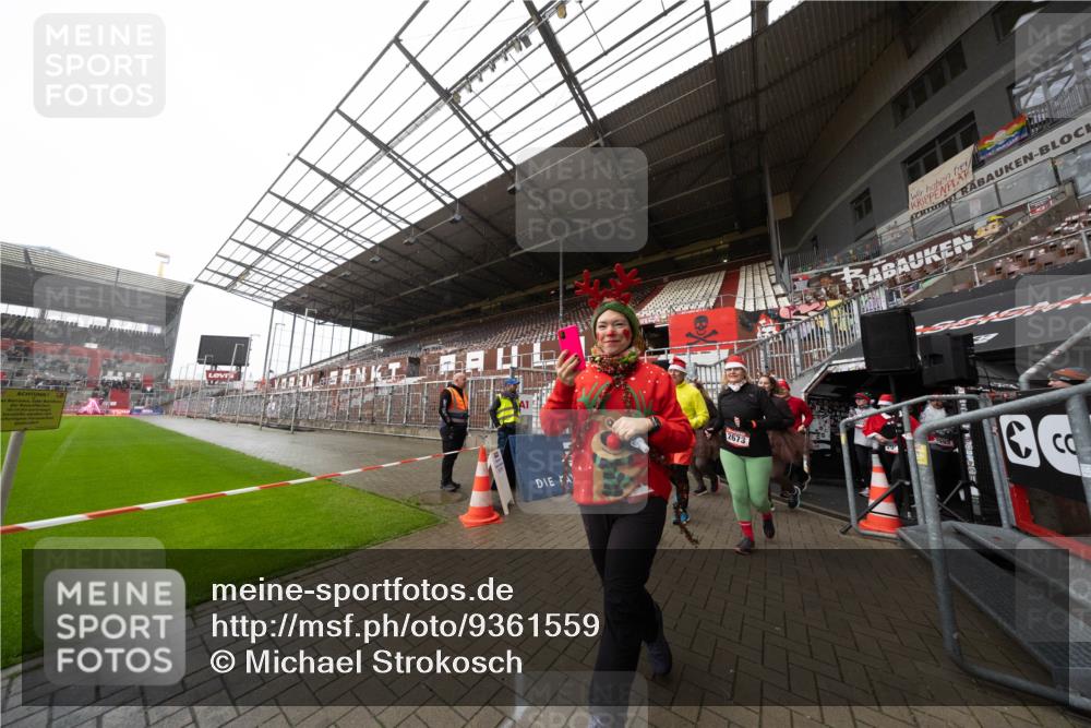 07.12.2025 - St. Pauli X-Mass-Run No. 15 Michael Strokosch http://msf.ph/oto/9361559 07.12.2025 11:15:32 Laufen 2673 meine-sportfotos.de