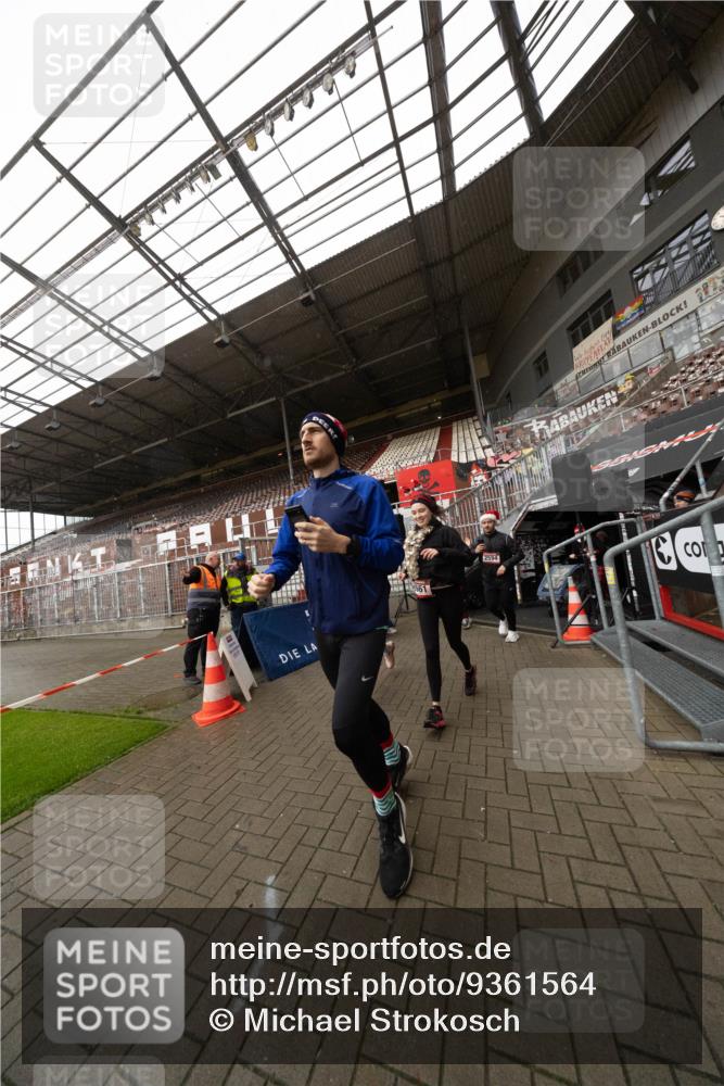 07.12.2025 - St. Pauli X-Mass-Run No. 15 Michael Strokosch http://msf.ph/oto/9361564 07.12.2025 11:15:40 Laufen 661 meine-sportfotos.de