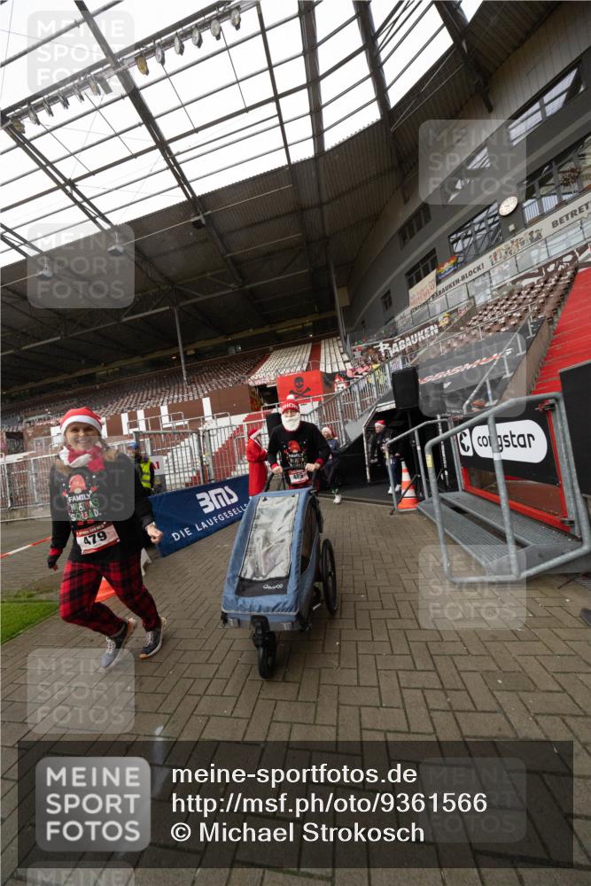 07.12.2025 - St. Pauli X-Mass-Run No. 15 Michael Strokosch http://msf.ph/oto/9361566 07.12.2025 11:15:42 Laufen 479, 3, 485, 00 meine-sportfotos.de