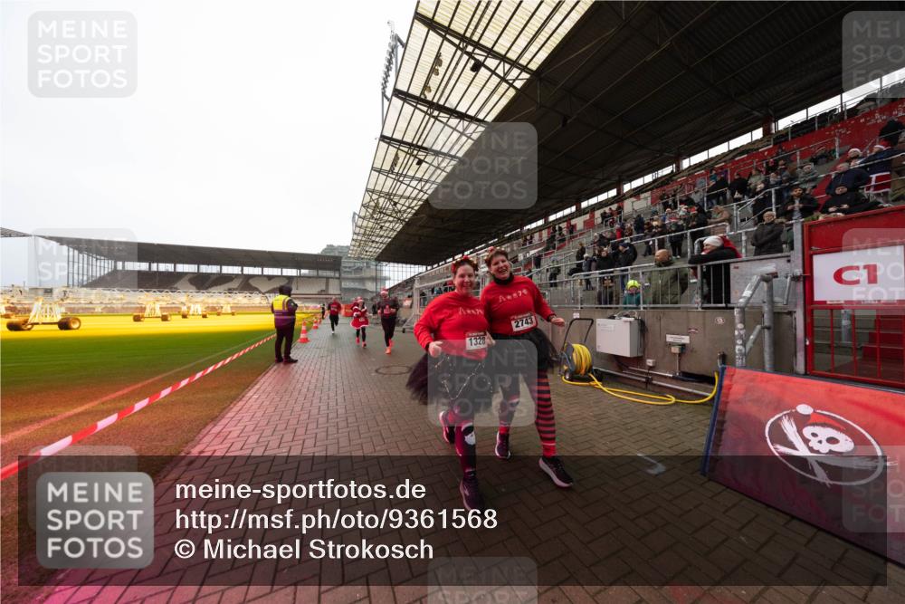 07.12.2025 - St. Pauli X-Mass-Run No. 15 Michael Strokosch http://msf.ph/oto/9361568 07.12.2025 11:17:16 Laufen 7, 2743, 1328, 1 meine-sportfotos.de