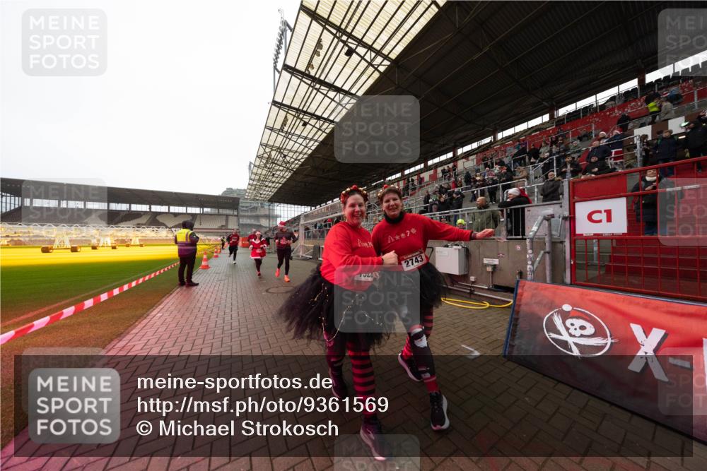 07.12.2025 - St. Pauli X-Mass-Run No. 15 Michael Strokosch http://msf.ph/oto/9361569 07.12.2025 11:17:16 Laufen 7, 2743, 1 meine-sportfotos.de