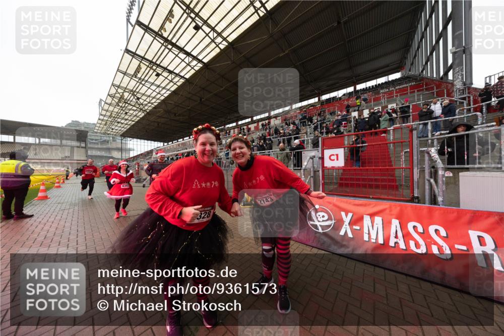 07.12.2025 - St. Pauli X-Mass-Run No. 15 Michael Strokosch http://msf.ph/oto/9361573 07.12.2025 11:17:17 Laufen 4362, 328, 2743, 1 meine-sportfotos.de