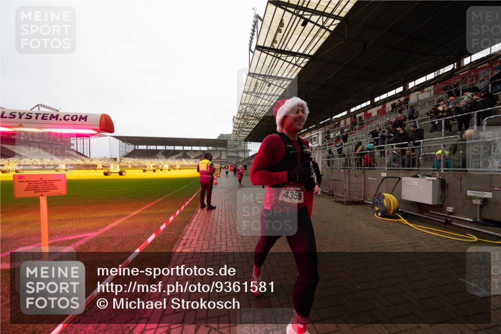 07.12.2025 - St. Pauli X-Mass-Run No. 15 Michael Strokosch http://msf.ph/oto/9361581 07.12.2025 11:17:31 Laufen 4359 meine-sportfotos.de