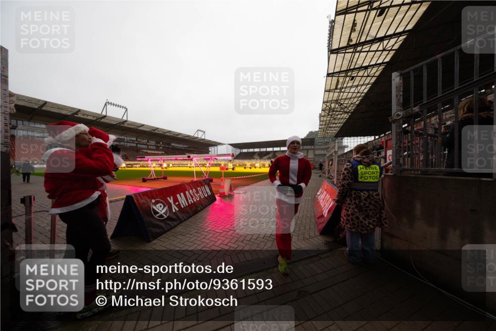07.12.2025 - St. Pauli X-Mass-Run No. 15 Michael Strokosch http://msf.ph/oto/9361593 07.12.2025 11:17:52 Laufen  meine-sportfotos.de