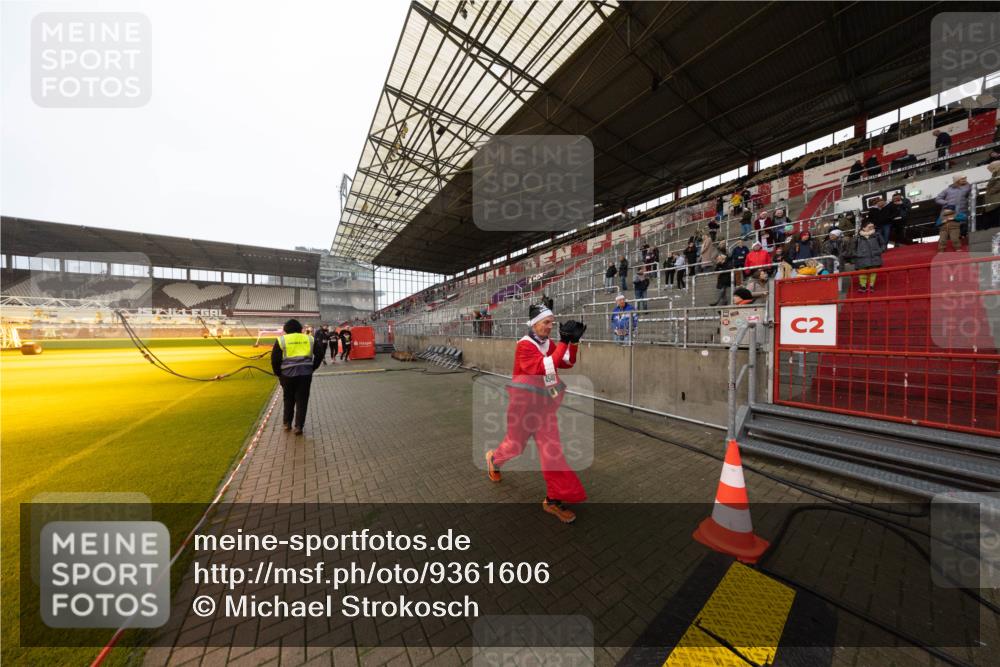 07.12.2025 - St. Pauli X-Mass-Run No. 15 Michael Strokosch http://msf.ph/oto/9361606 07.12.2025 11:19:29 Laufen 4540, 2 meine-sportfotos.de