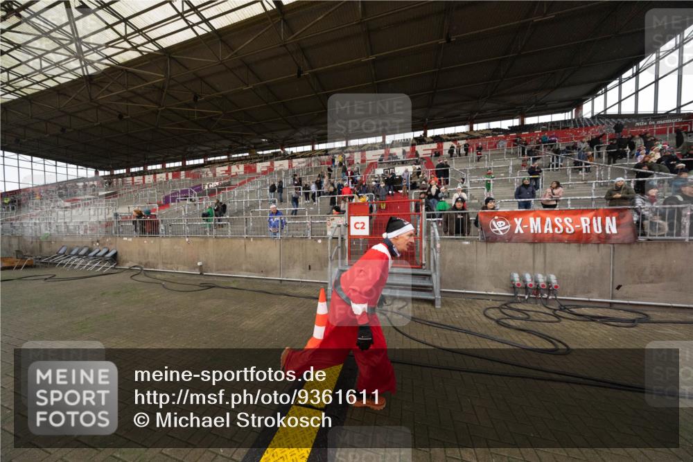 07.12.2025 - St. Pauli X-Mass-Run No. 15 Michael Strokosch http://msf.ph/oto/9361611 07.12.2025 11:19:30 Laufen  meine-sportfotos.de