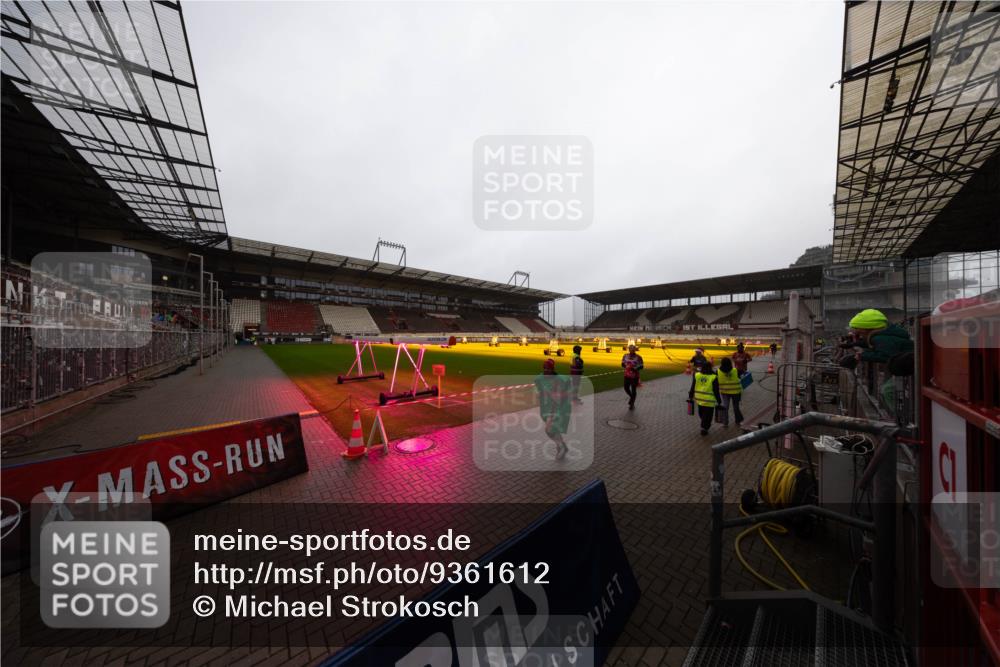 07.12.2025 - St. Pauli X-Mass-Run No. 15 Michael Strokosch http://msf.ph/oto/9361612 07.12.2025 11:24:58 Laufen  meine-sportfotos.de