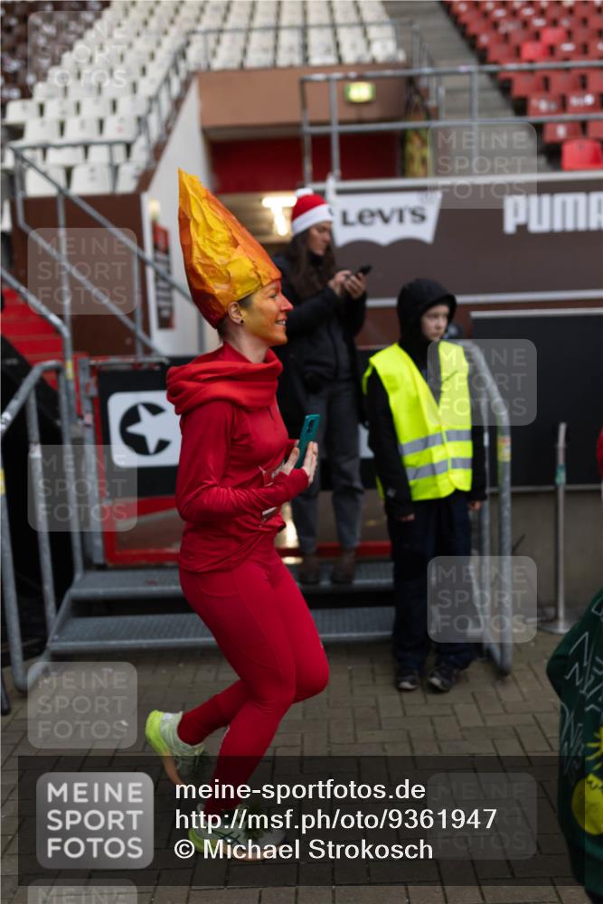 07.12.2025 - St. Pauli X-Mass-Run No. 15 Michael Strokosch http://msf.ph/oto/9361947 07.12.2025 10:33:21 Laufen  meine-sportfotos.de