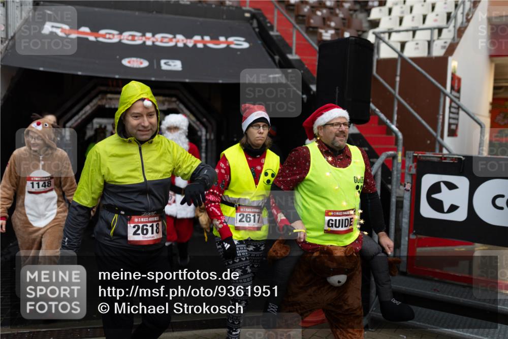 07.12.2025 - St. Pauli X-Mass-Run No. 15 Michael Strokosch http://msf.ph/oto/9361951 07.12.2025 10:33:24 Laufen 1148, 2618, 2617 meine-sportfotos.de