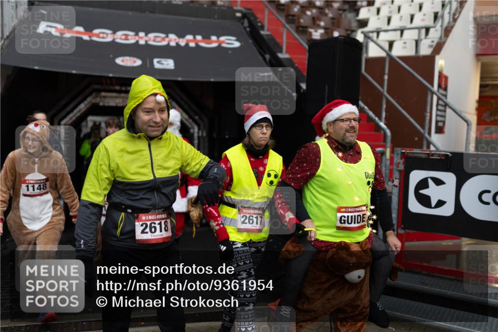 07.12.2025 - St. Pauli X-Mass-Run No. 15 Michael Strokosch http://msf.ph/oto/9361954 07.12.2025 10:33:24 Laufen 1148, 2618, 2617, 334 meine-sportfotos.de