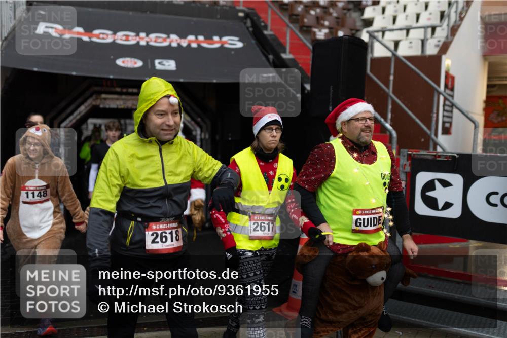 07.12.2025 - St. Pauli X-Mass-Run No. 15 Michael Strokosch http://msf.ph/oto/9361955 07.12.2025 10:33:24 Laufen 1148, 7001, 2618, 2617 meine-sportfotos.de