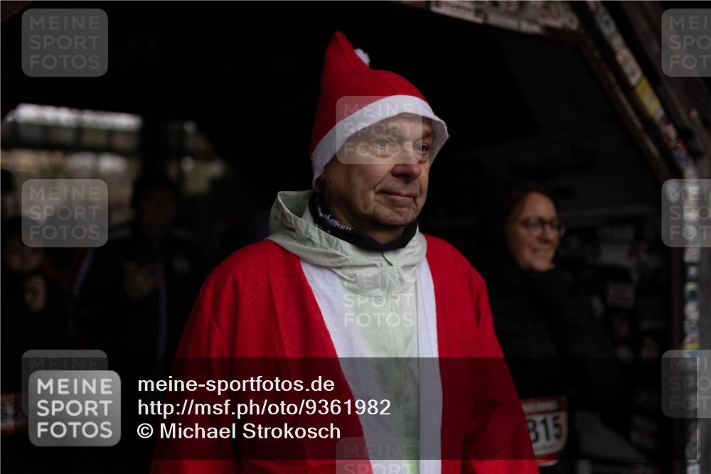 07.12.2025 - St. Pauli X-Mass-Run No. 15 Michael Strokosch http://msf.ph/oto/9361982 07.12.2025 10:33:49 Laufen 815 meine-sportfotos.de