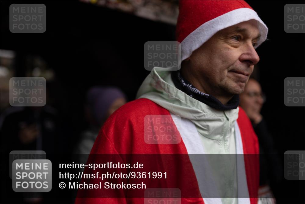 07.12.2025 - St. Pauli X-Mass-Run No. 15 Michael Strokosch http://msf.ph/oto/9361991 07.12.2025 10:33:49 Laufen  meine-sportfotos.de